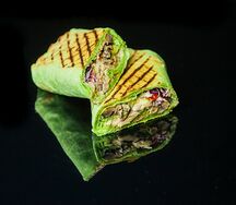 Шаурма со свининой в зеленом лаваше