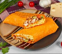 Шаурма с курицей в сырном лаваше