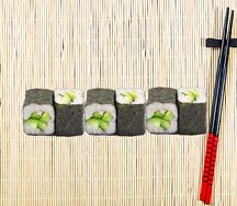 Ролл с огурцом