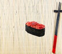 Спайси гункан с тунцом