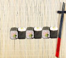 Ролл с копченой курицей