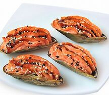 Мидии под розовым соусом