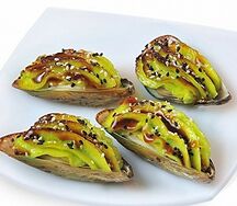 Мидии под чесночным соусом