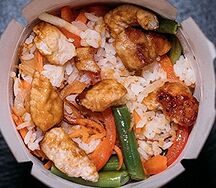 Рис со свининой в соусе на выбор