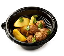 Картофельные дольки с фрикадельками