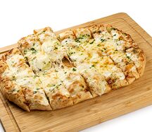 Сырные палочки с песто