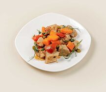 Свинина с овощами в красном соусе 