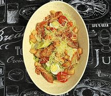 Салат Цезарь с курицей