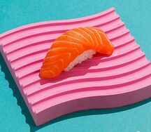 Суши с лососем