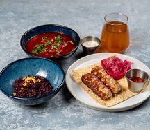 Обед из салата, супа, горячего и напитка на выбор