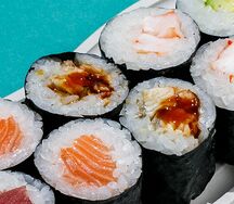 Ролл с угрем