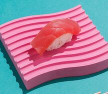 Суши с тунцом