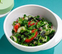 Салат по-грузински со специями и кахетинским маслом