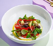 Греческий салат с кремом из сыра Фета