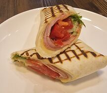 Ролл с ветчиной и сыром