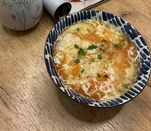 Суп с яйцом и томатом