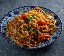 Комбо Лапша Wok с говядиной и салатом