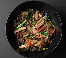 Чапче-вок с курицей и грибами 