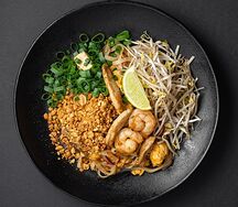 Пад-тай с курицей и креветками