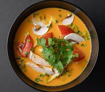 Том кха с куриной грудкой и рисом