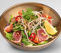 Тайский салат с тунцом