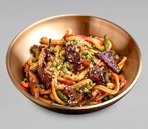 Удон с говядиной в устричном соусе