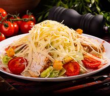 Цезарь с шашлыком из курицы