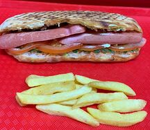 Хот-дог и картошка фри