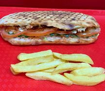 Шаурма в пите и картошка фри