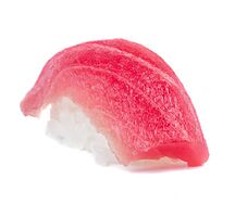 Суши с тунцом