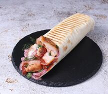 Шашлык из куриного бедра в лаваше