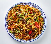 Жареная лапша с говядиной