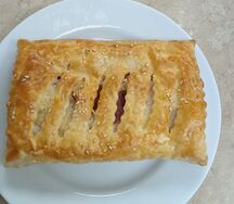 Хачапури с колбасой