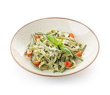 Зелёная паста с песто и пармезаном