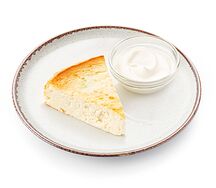 Запеканка творожная с изюмом