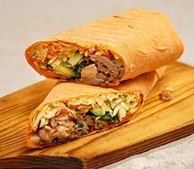 Шаурма в сырном лаваше