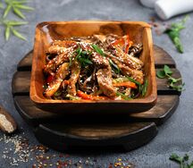 Соба со свининой и овощами