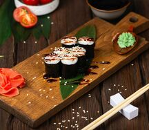 Ролл с угрем и сыром