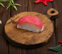 Суши с тунцом