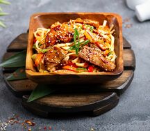 Вок Удон с курицей и овощами