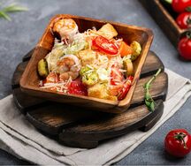 Салат Цезарь с креветкой