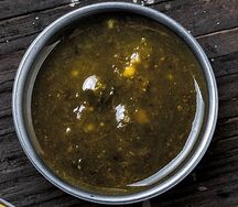 Зеленый фирменный соус ткемали