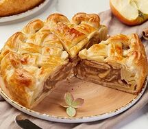 Пирог с яблоком и корицей