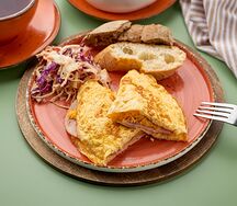 Омлет с ветчиной и сыром