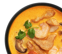 Суп Том Ям с курицей и креветками