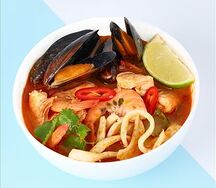 Том ям с морепродуктами