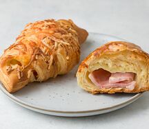 Круассан с сыром и ветчиной