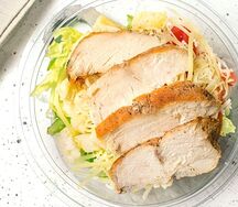 Салат Цезарь с курицей