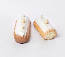 Эклер творожный