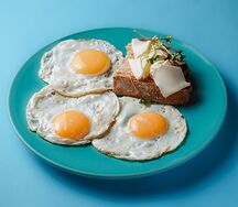 Яичница из трех яиц